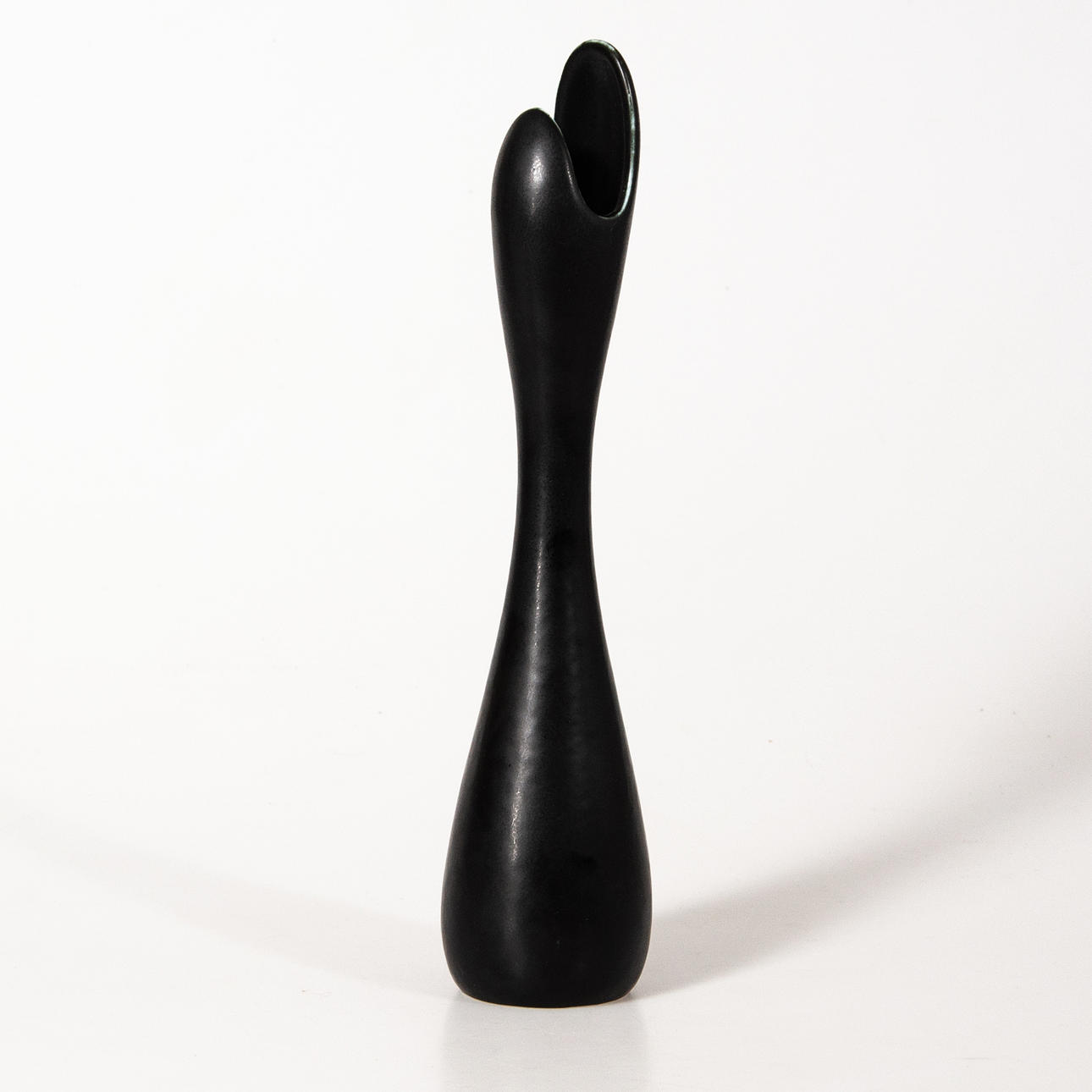 GUNNAR NYLUND. For Rörstrand, vase "Caolina", 1955.