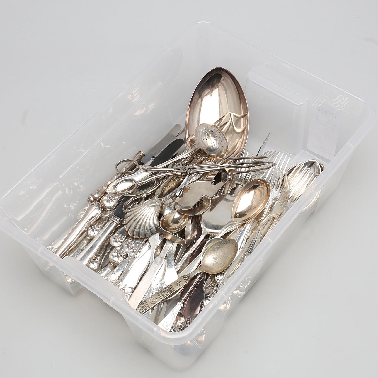 PARTI BESTICKDELAR i nysilver/rostfritt. Atla bla.