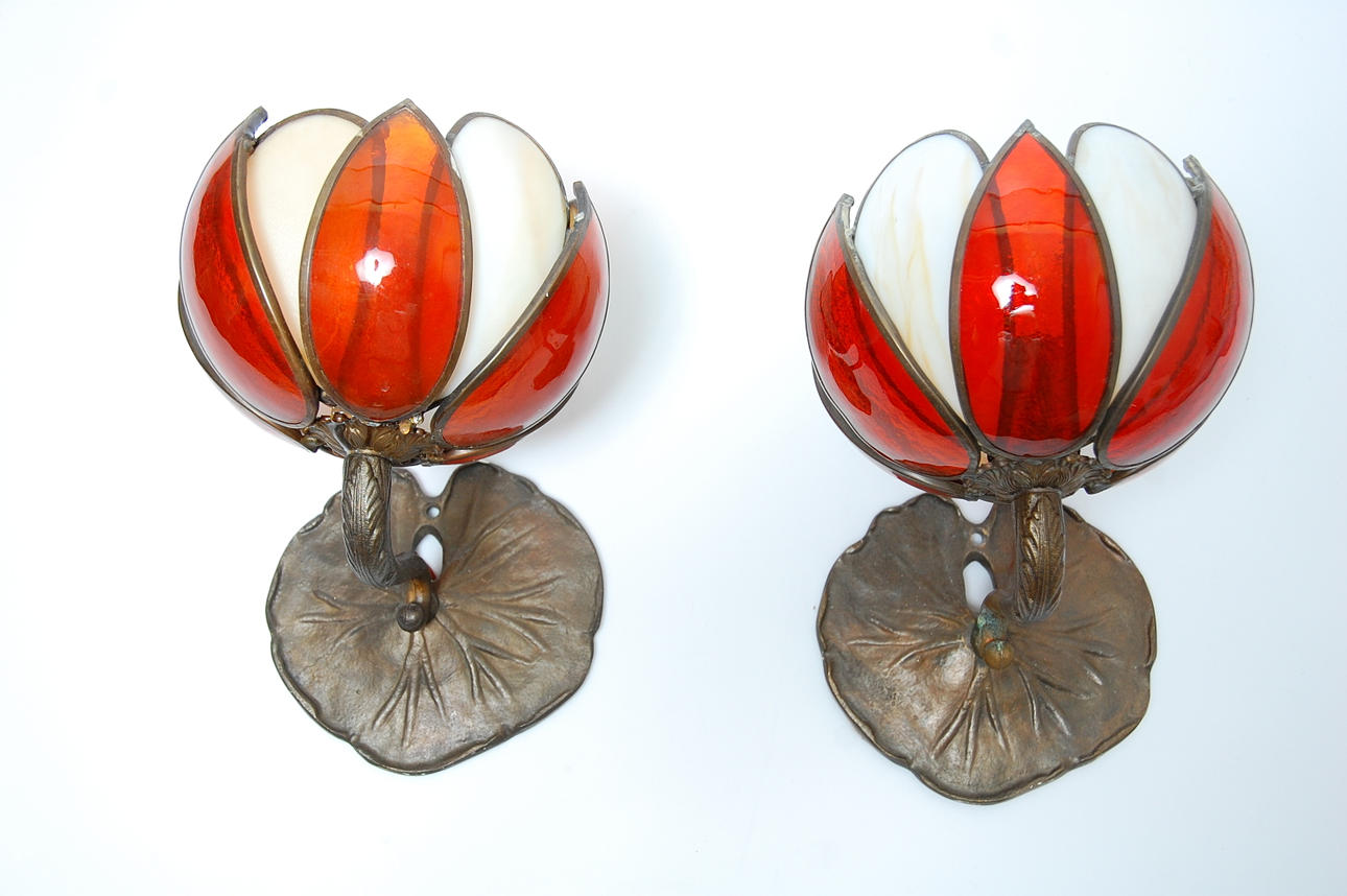 VÄGGLAMPOR, nr:1, 1 par,Tiffanymodell, proveniens hotell Tunneln Malmö, 1920-tal.