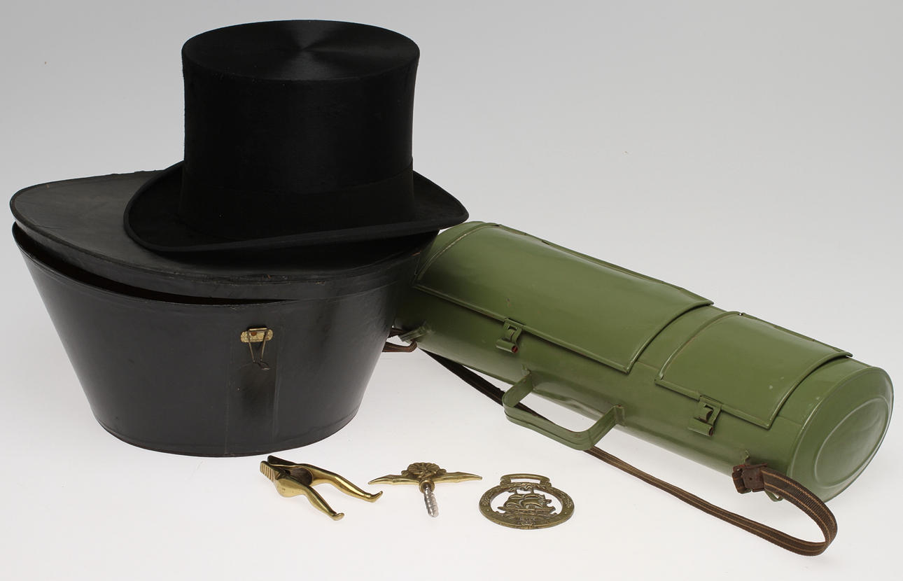 PARTI DIVERSE, bla hatt i hattask och portör, nötknäppare mm.