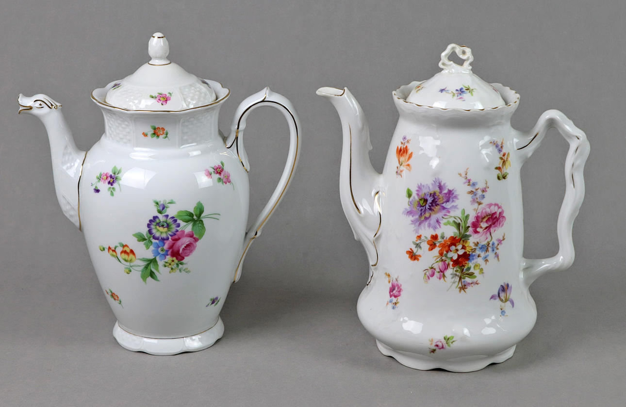 2 ANTIKE KAFFEEKANNEN.