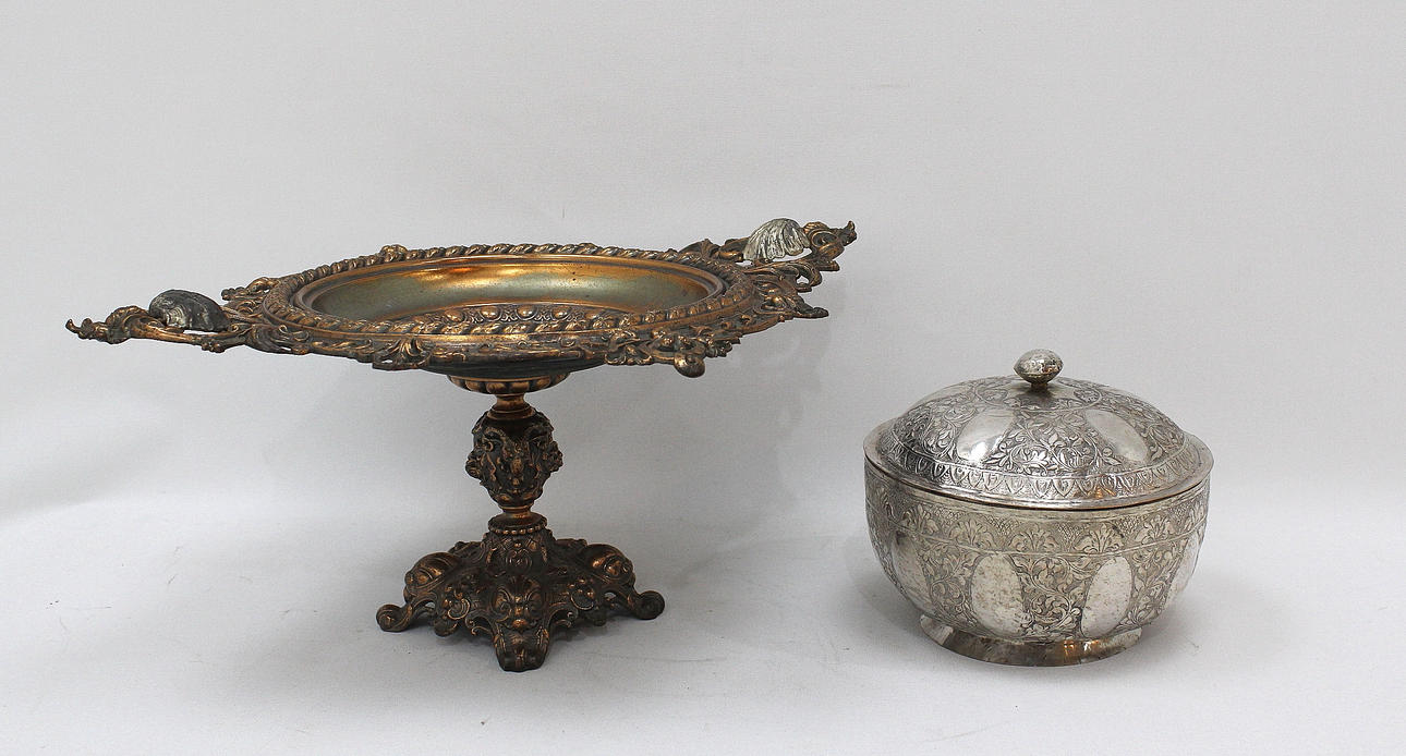 BRÖDFAT av koppar LOCKSKÅL försilvrat 1900-talets första hälft.