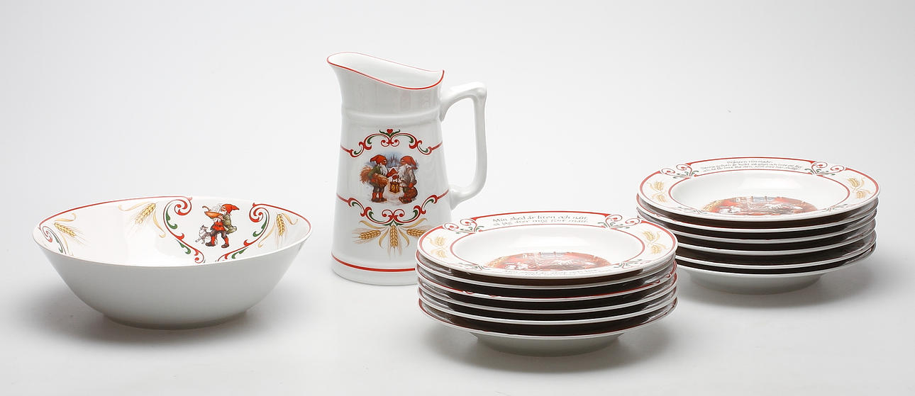 GRÖTSERVIS, 14 delar, porslin, "Svenska jultraditioner" Fyrklövern, Schumann, Arzberg, Tyskland.