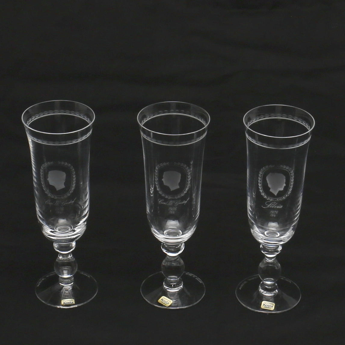 CHAMPAGNEGLAS i helkristall. 3 st. Bröllopsglas. Kosta. Numrerade.