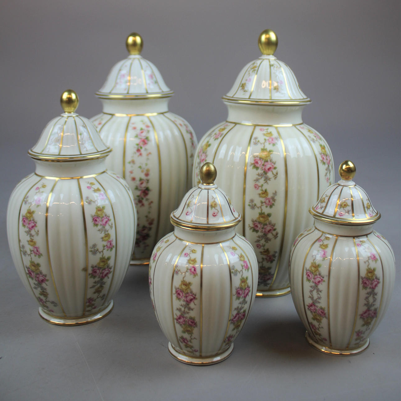 URNEN MIT Deckel Haviland Bavaria 5 Stück.