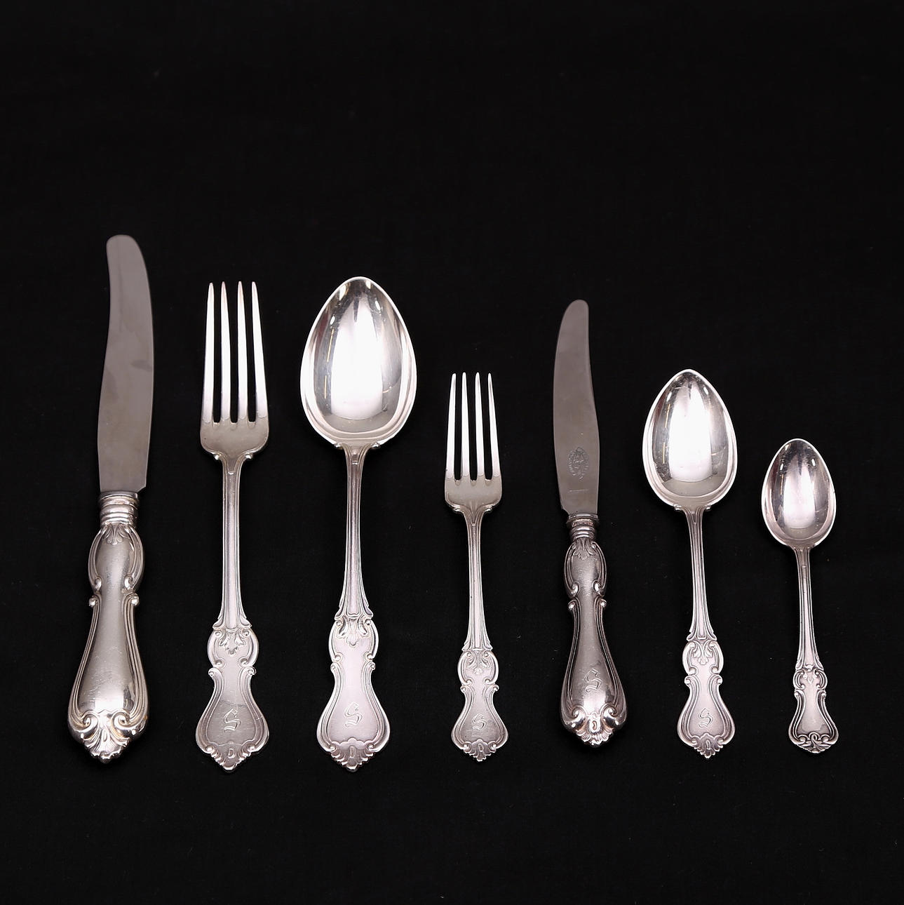 BESTICKSUPPSÄTTNING, 90 delar, "Olga" silver, C.G.Hallberg., 1900-talets mitt, inkl. SCHATULL.