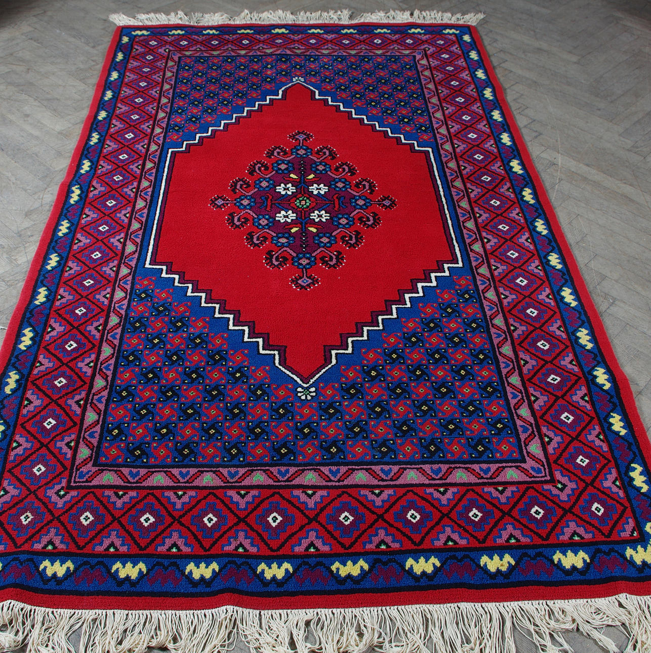 ORIENTMATTA, 260 x 152 cm.