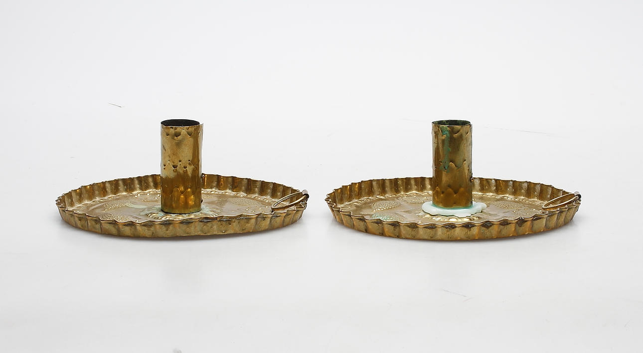 LJUSPLÅTAR, ett par, 1700/1800-tal.