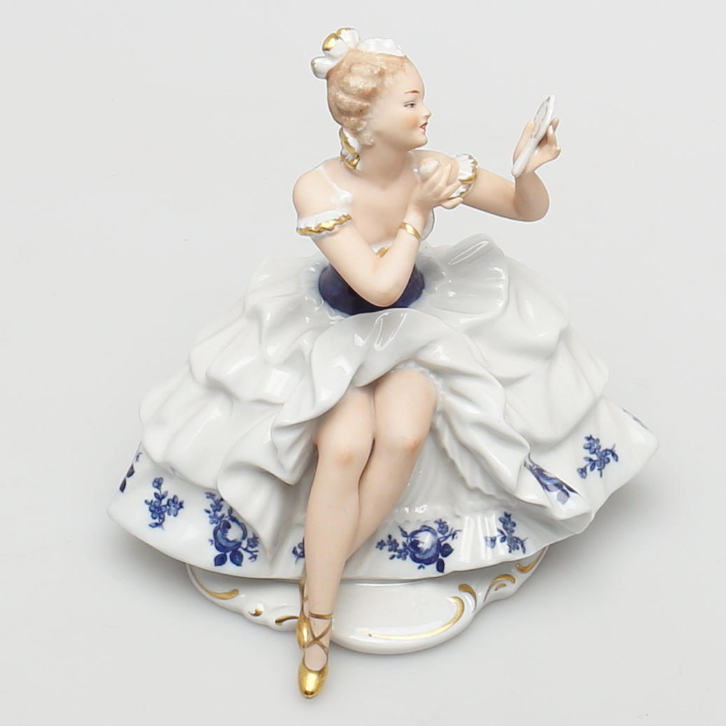 FIGURIN i porslin Dansös. Wallendorf Thuringen, Tyskland.