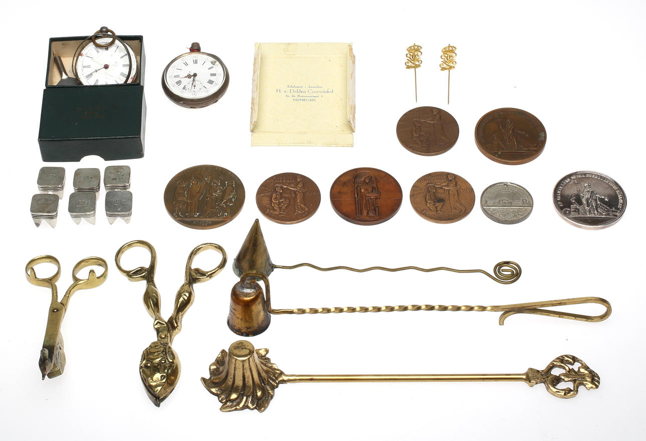 Div, Medaljer, Fickur, M.M.