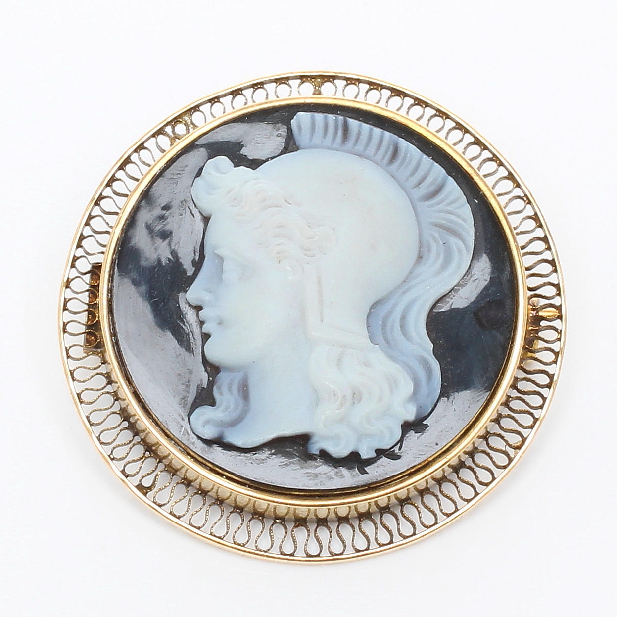 BROSCH 18k guld med caméarbete, JP Stockholm 1919.