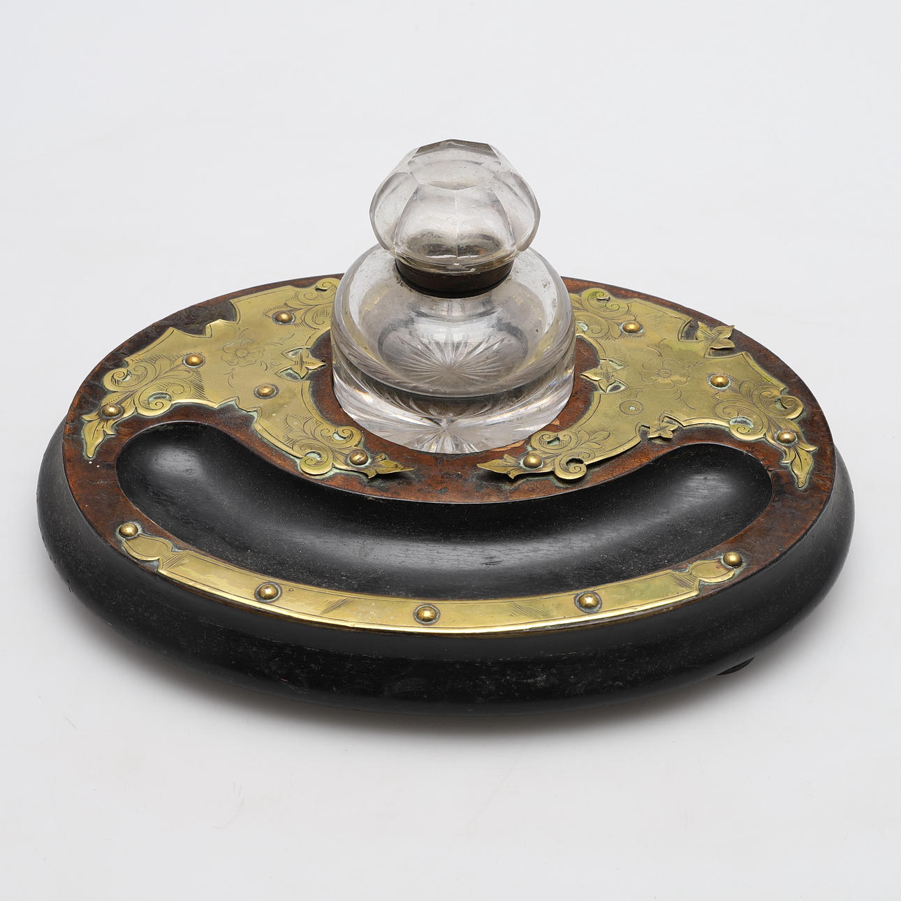 A VICTORIAN INKSTAND.