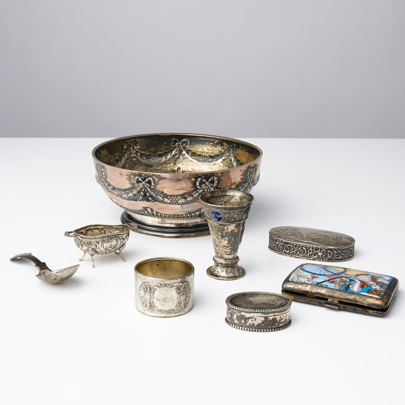 SCHALEN, DOSE, LÖFFEL usw., Silber, 8 Stück.