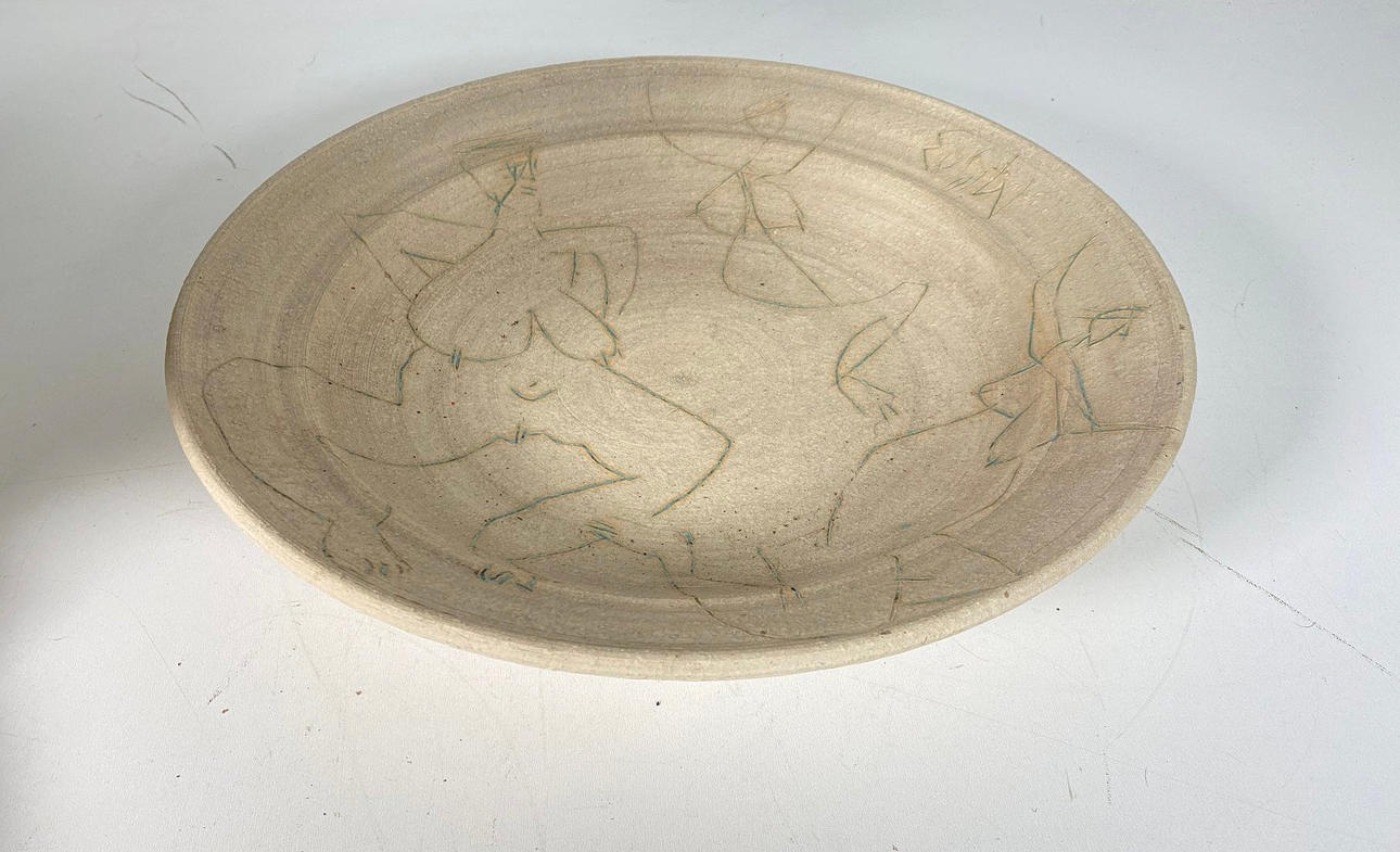 MAX MÜLLER (BK). Keramisk skål, tre nøgne damer.