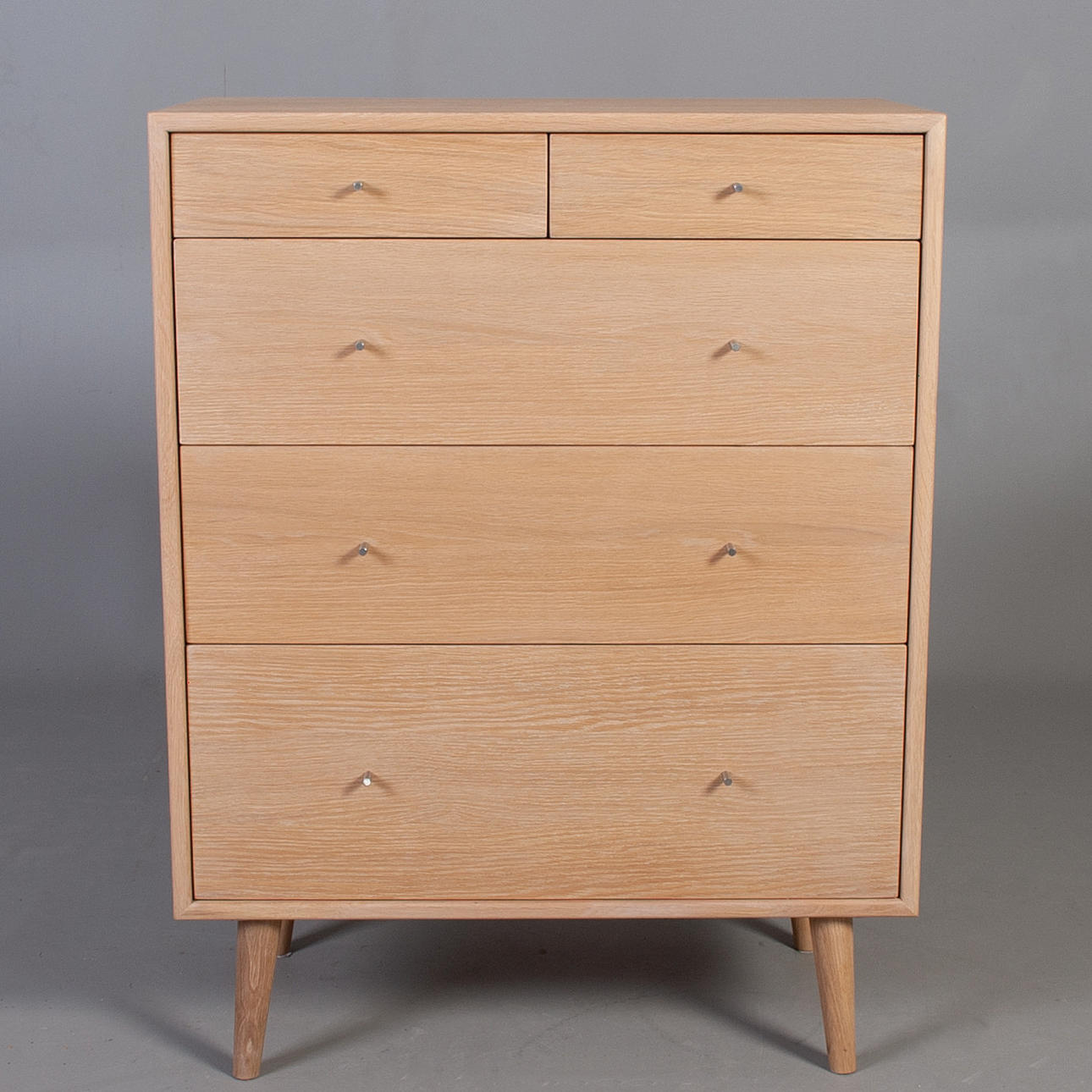 BYRÅ. 5-lådig, massiv, vaxad ask.