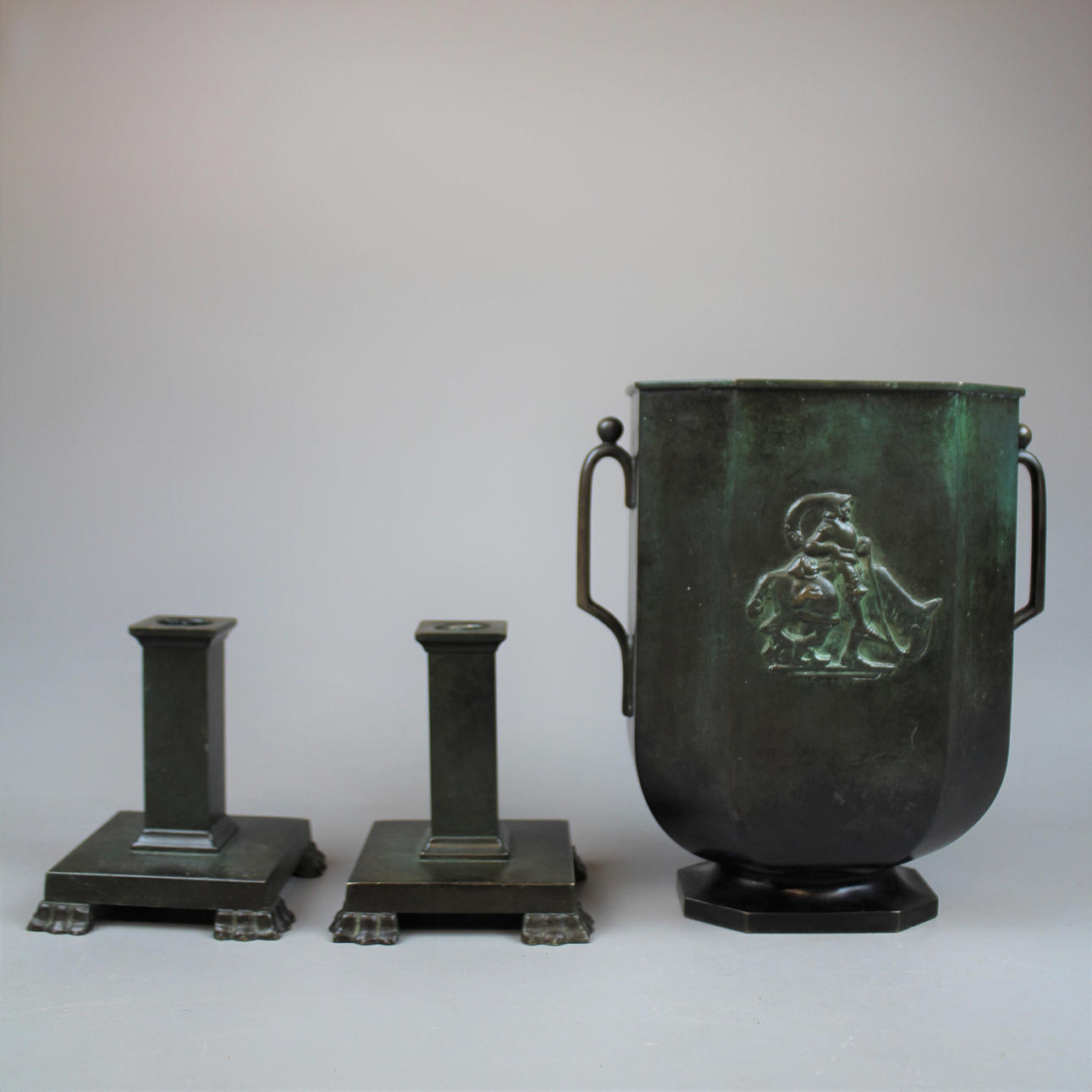 JUST ANDERSEN. VASE, samt LYS, Bronze.
