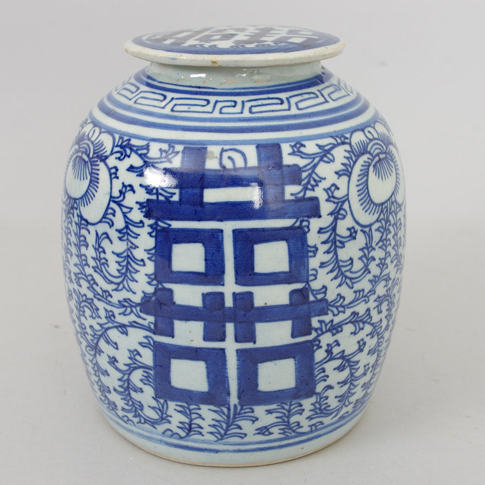 KRUS MED LOCK, blå/vitt porslin, Kina, 1800/1900-tal.