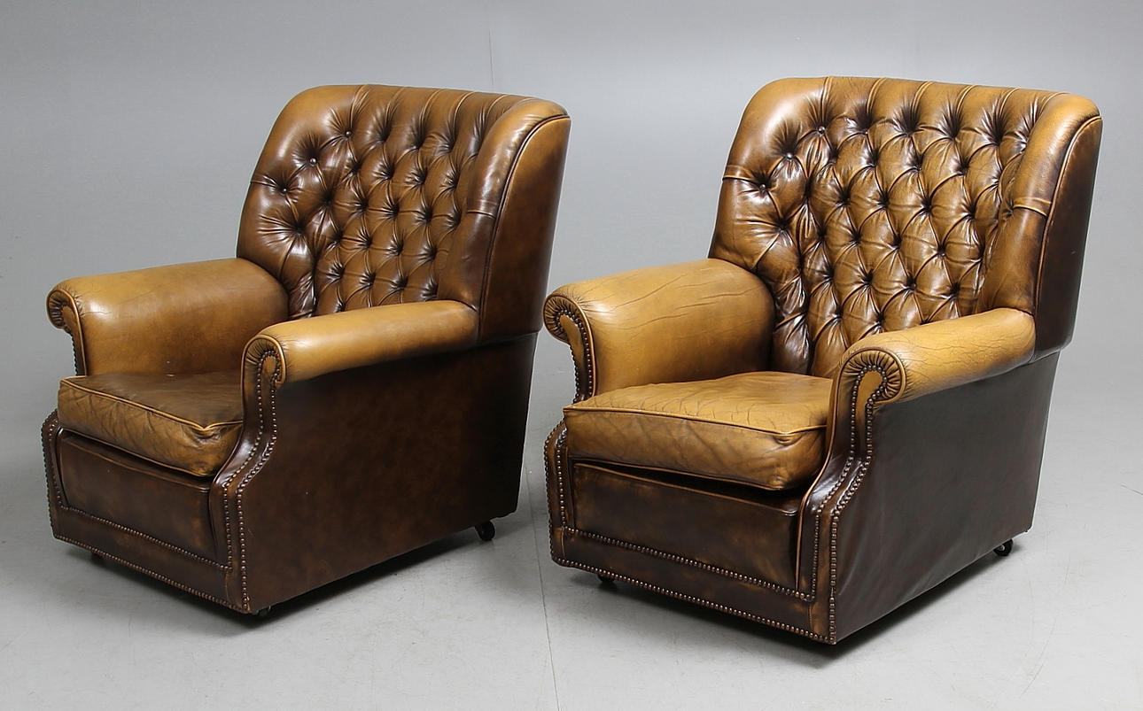 FÅTÖLJER, ett par, Engelsk stil, 1900 talets fjärde kvartal.