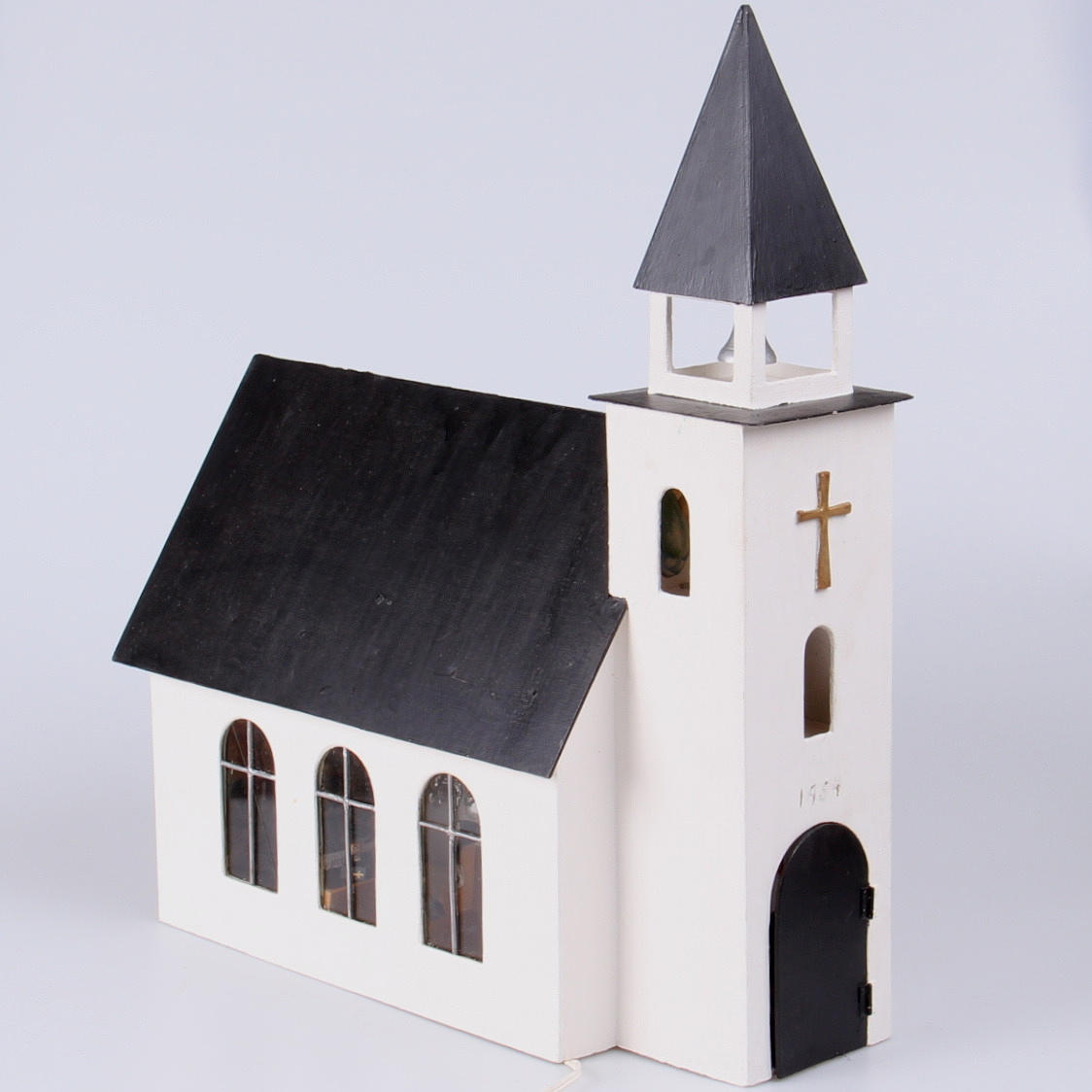 KYRKA, med klocktorn samt inredning och dockor, Oxelösund, 1954.