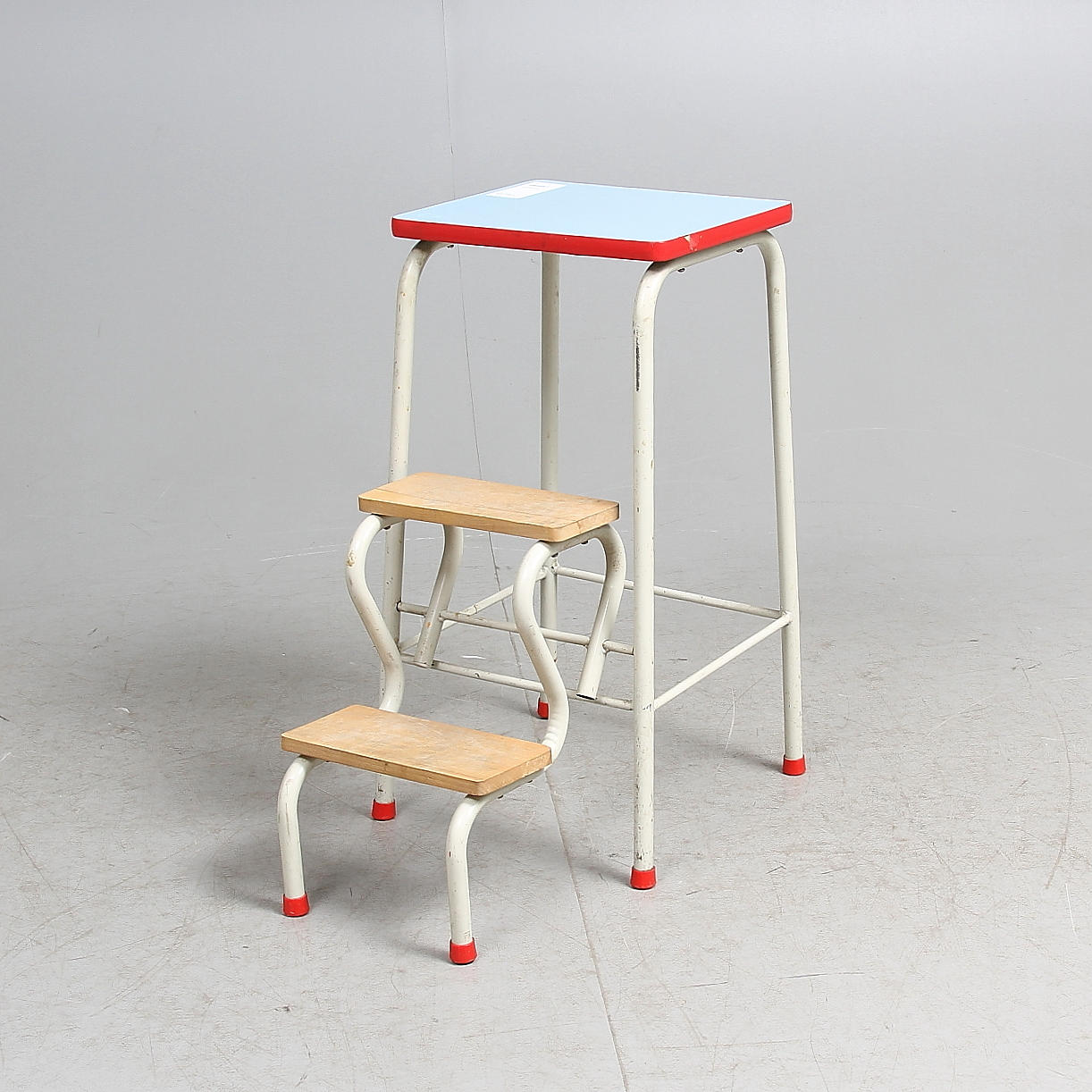 STEGPALL, 1900-talets mitt.