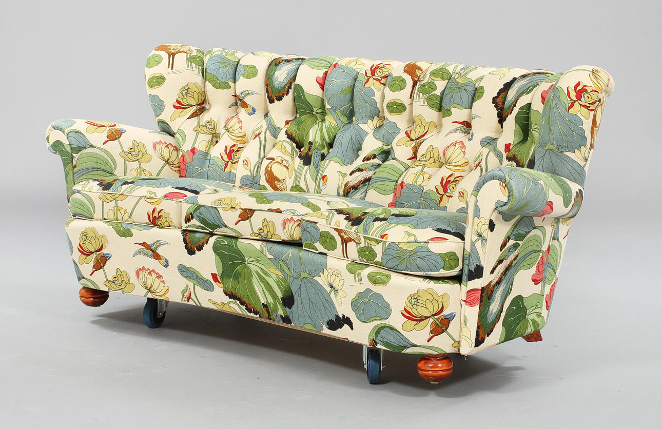 SOFFA, 1900-talets mitt, klädsel "Nympheus", Baker.