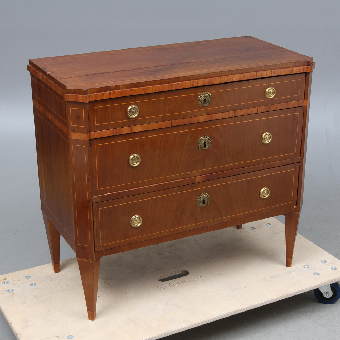 BYRÅ, sengustaviansk stil, 18/1900-tal.