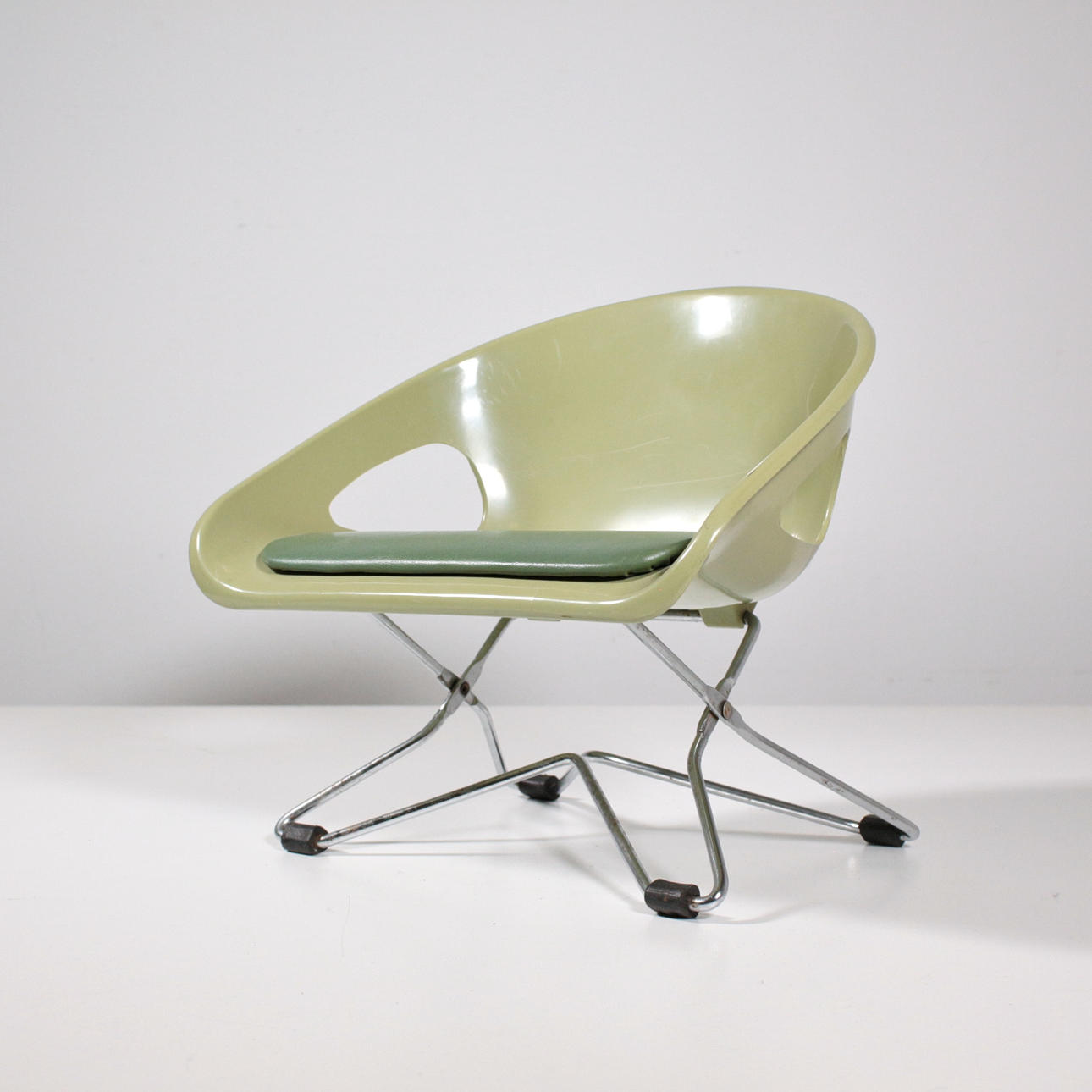Dismountable children's chair from the 1960s/70s by HAMILTON COSCO