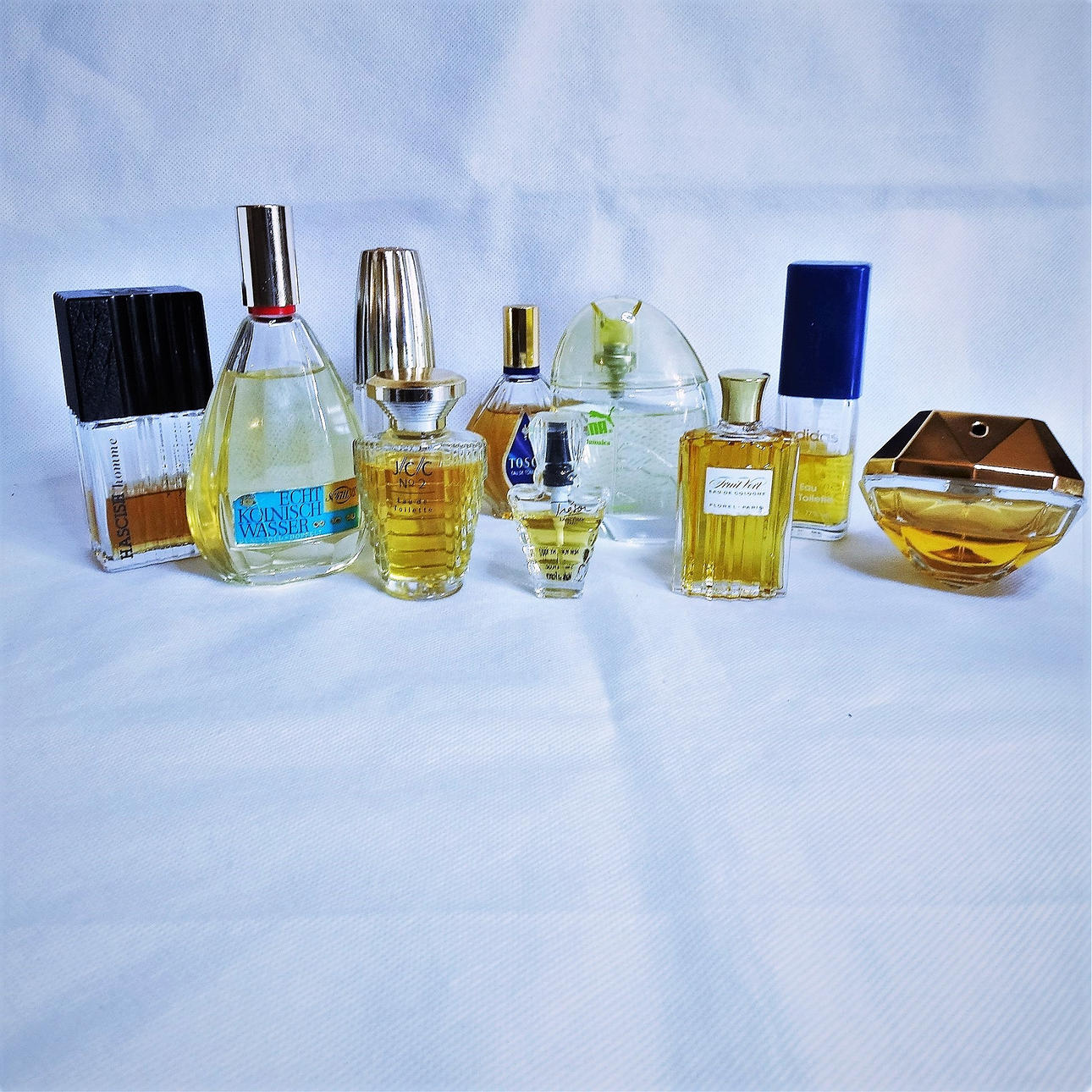 10 PARFYMFLASKOR, lite vintage.