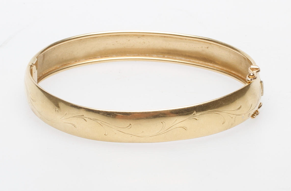 STEL ARMRING, 18k guld, vikt ca 14,7 gr.