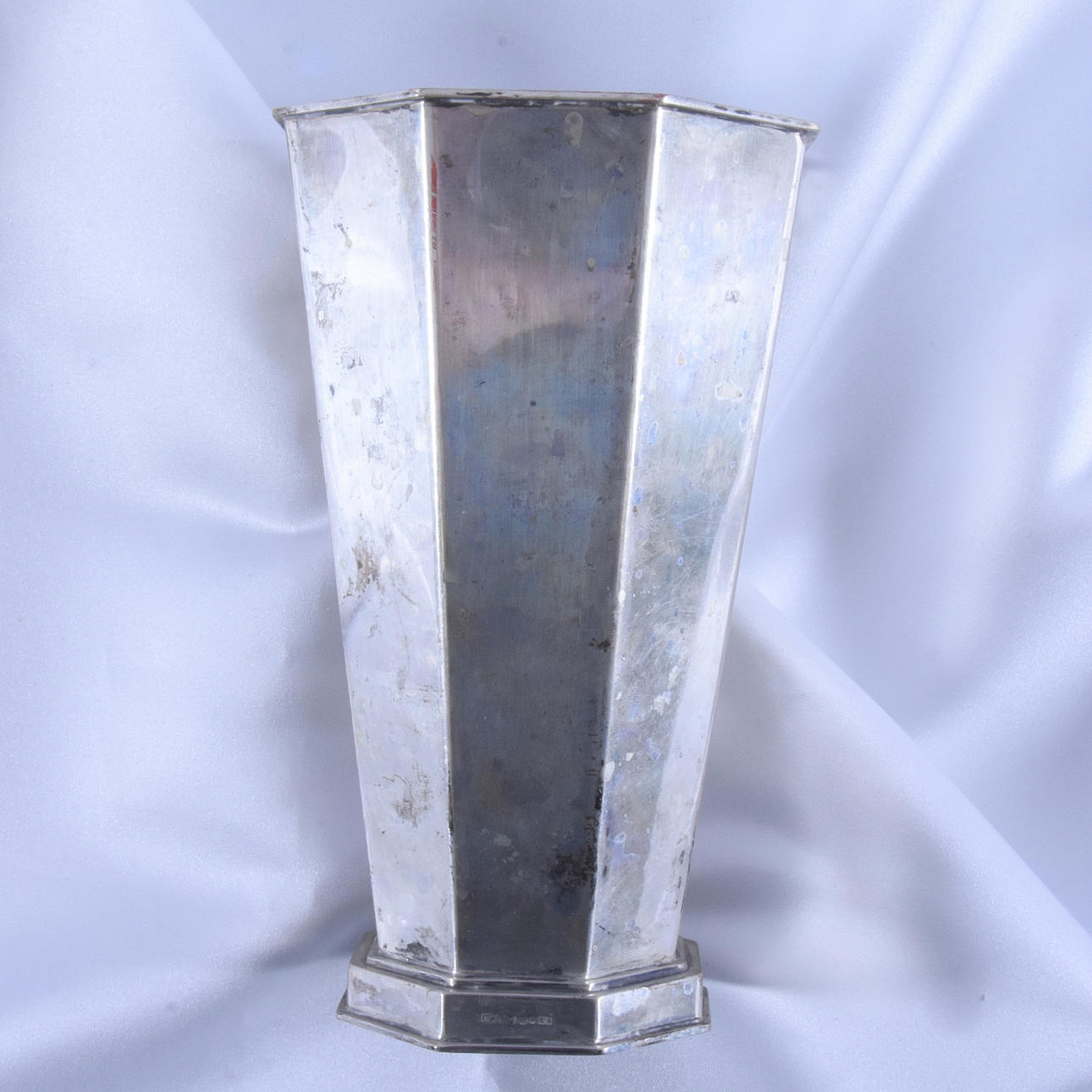 TAZA/JARRON, plata, TESI, 1948.