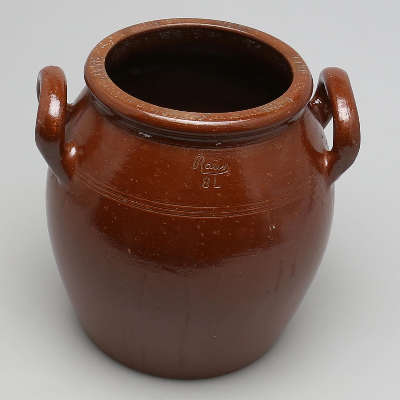POT in brown glazed ceramic. Raus. 8 liters.
