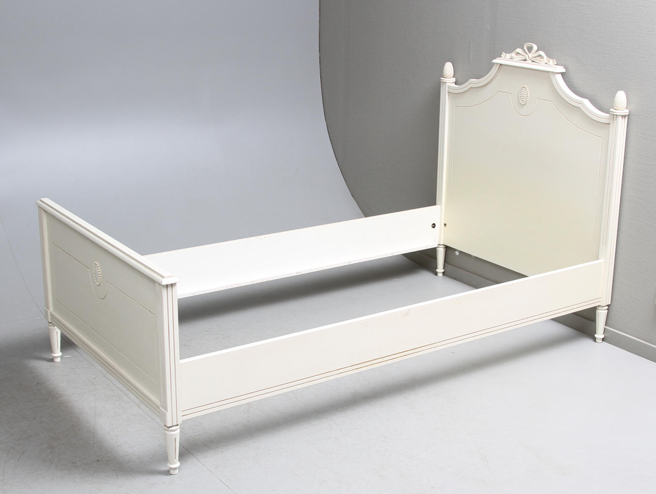 SÄNG, gustaviansk stil, 1900-tal.