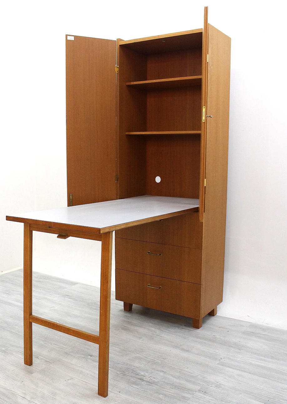 KLÄDVÅRDSSKÅP från Blybergs snickerifabrik, teak.