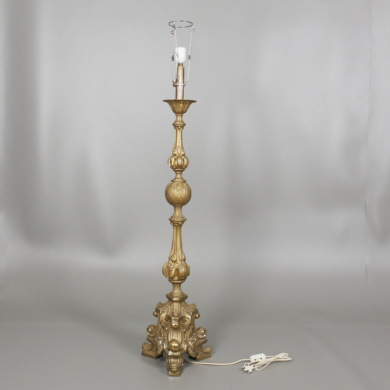 GOLVARMATUR, mässing, 1900-talets början.