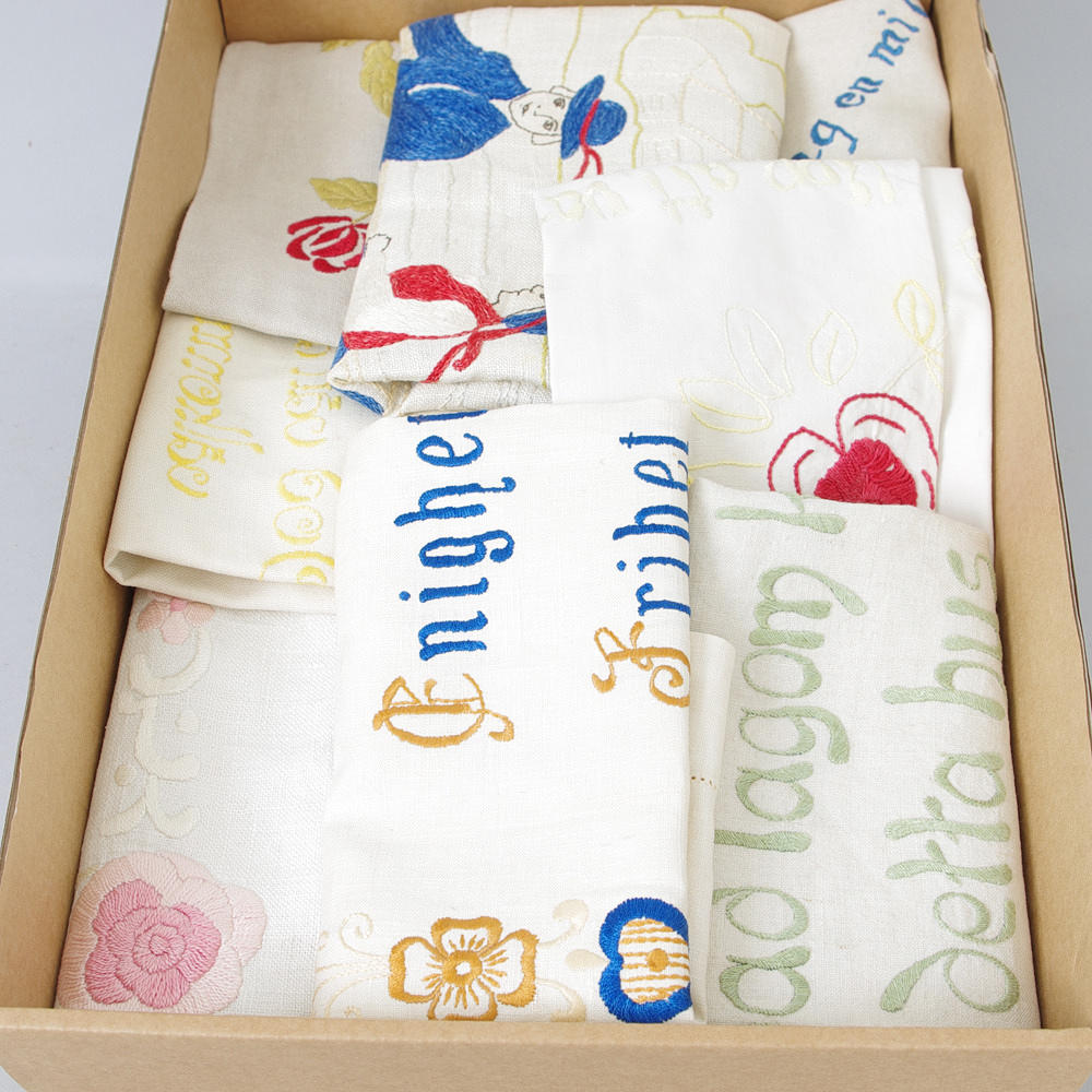 EMBROIDERED BONADS MM.