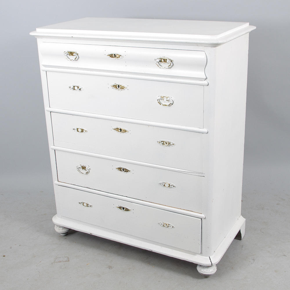 BYRÅ, 5-lådig, vitmålad fur, sent 1800-tal.