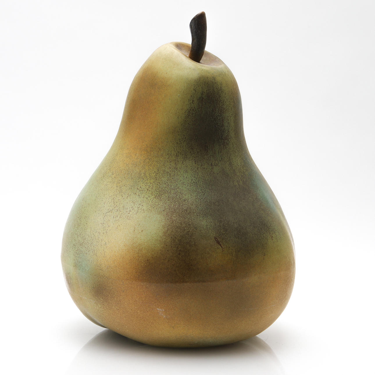 MATS NYMAN. Skulptur, päron, signerad. Keramik & Porslin Europeiskt