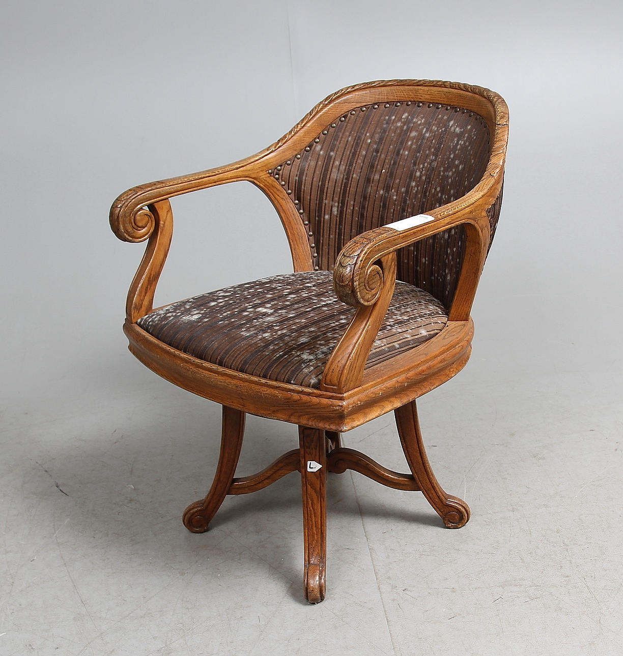 SKRIVBORDSSTOL, ek, 1900-talets första kvartal.