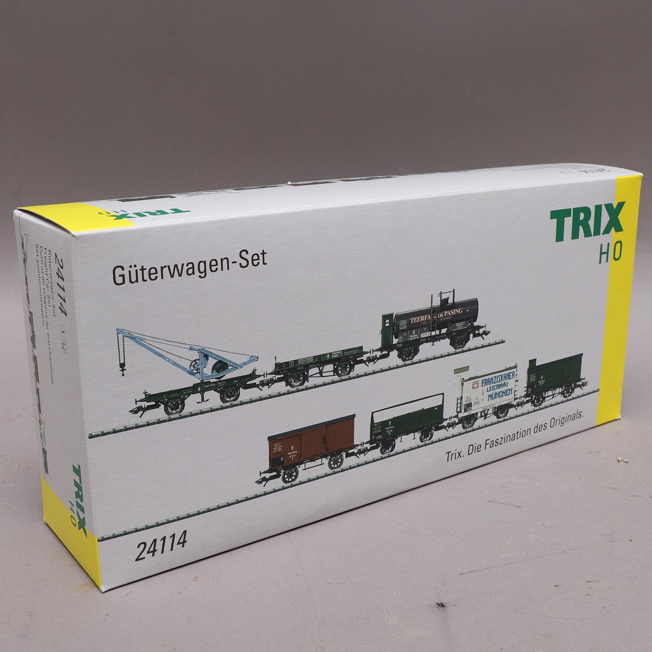 TRAIN SET, 7-piece, freight cars, Trix.