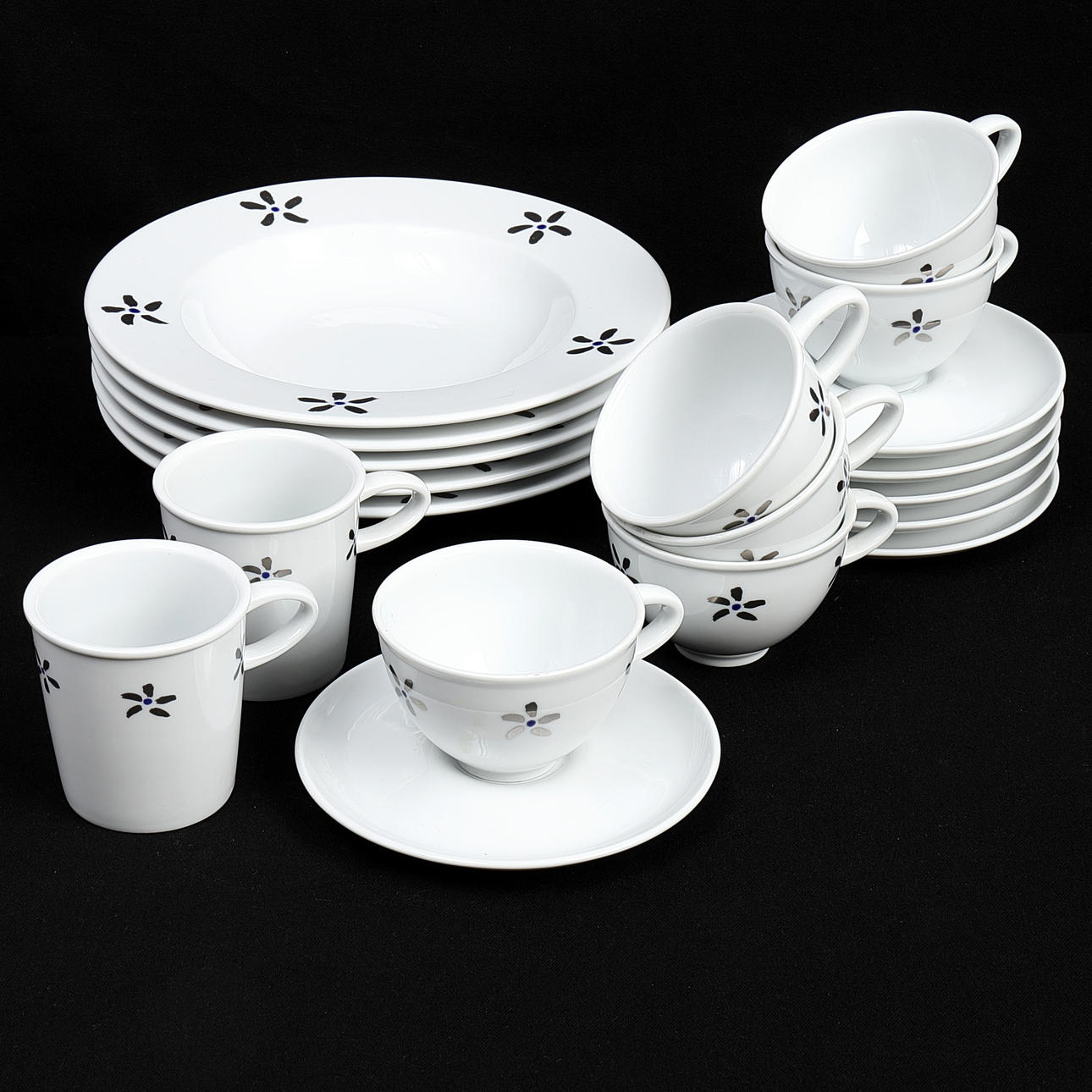 SERVISDELAR, 13 dlr, "Qvint", porslin, Jonas Bohlin för Rörstrand.