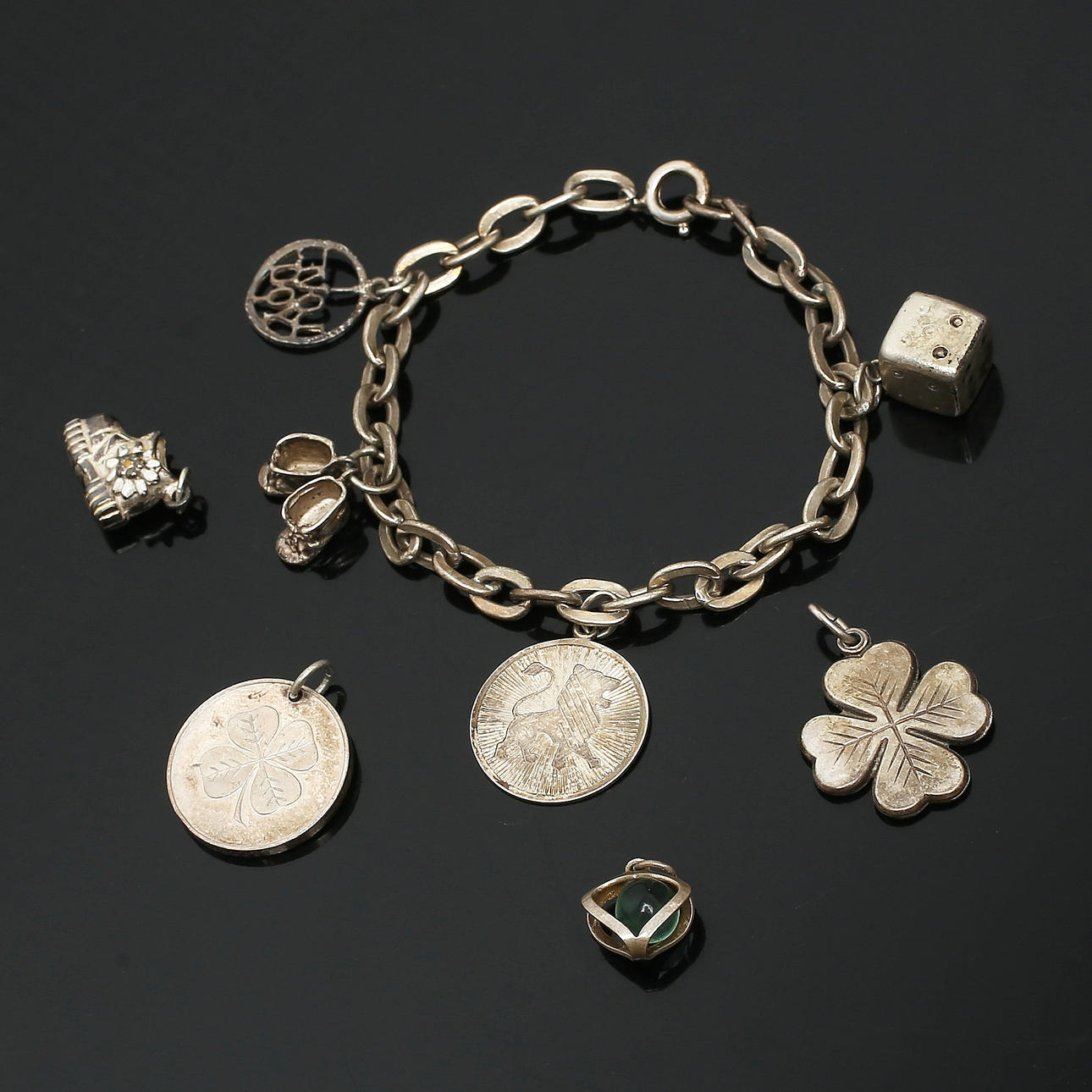 CHARMBÅND, sølv, svenske kontrolstempler.