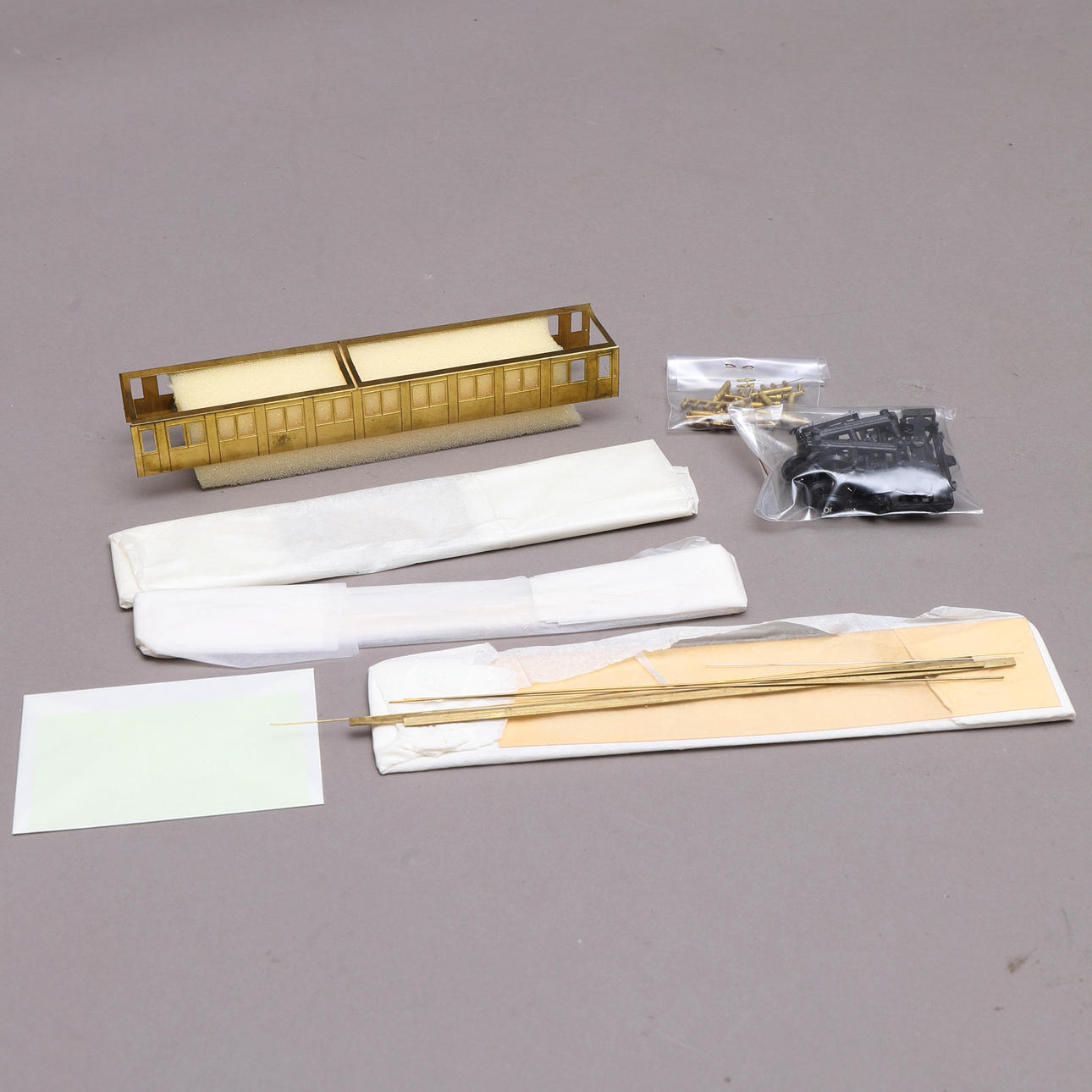 TRAIN BUILDING KIT, passenger car, Co9/Bo9a, Perl model.