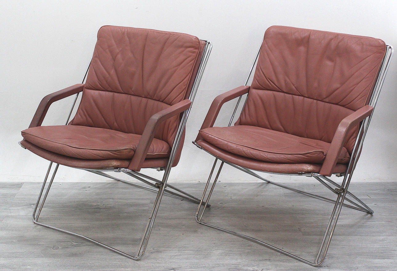 FÅTÖLJER, ett par, skinn IRE möbler AB Skillingaryd.