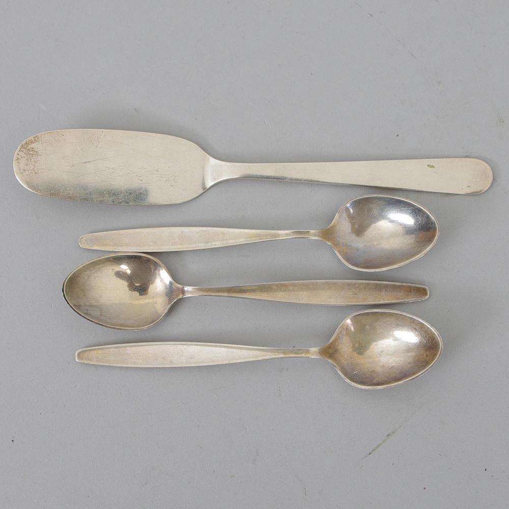 BESTICK, 3 Georg Jensen samt ett Wiwen Nilsson.