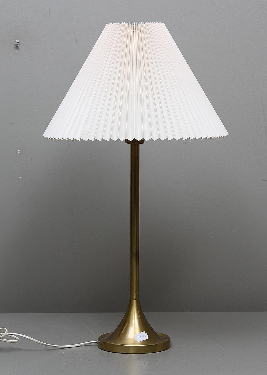 LAMPFOT, mässing, 1900-tal.