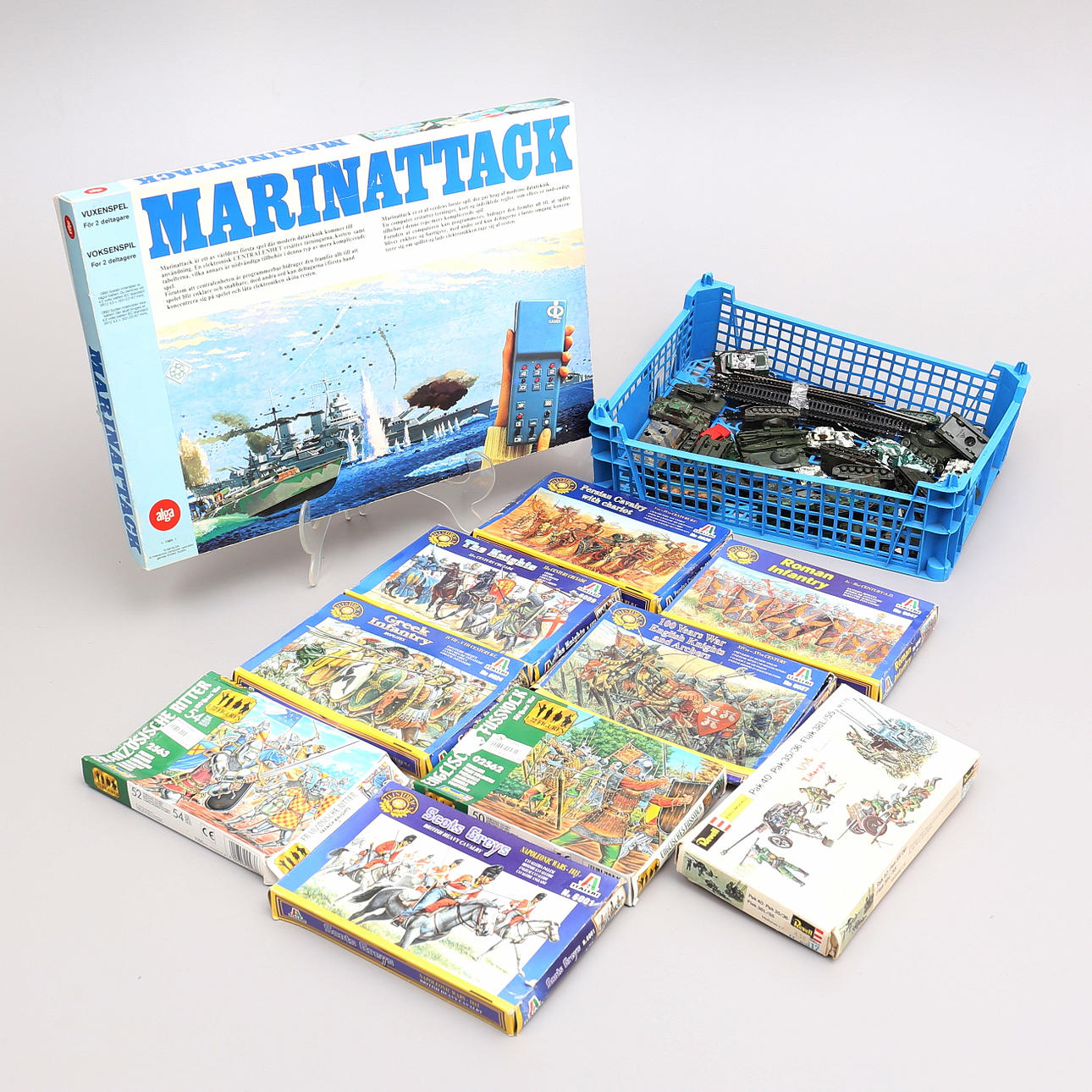 SPEL , PLASTSOLDATER SAMT PANSARVAGNAR.