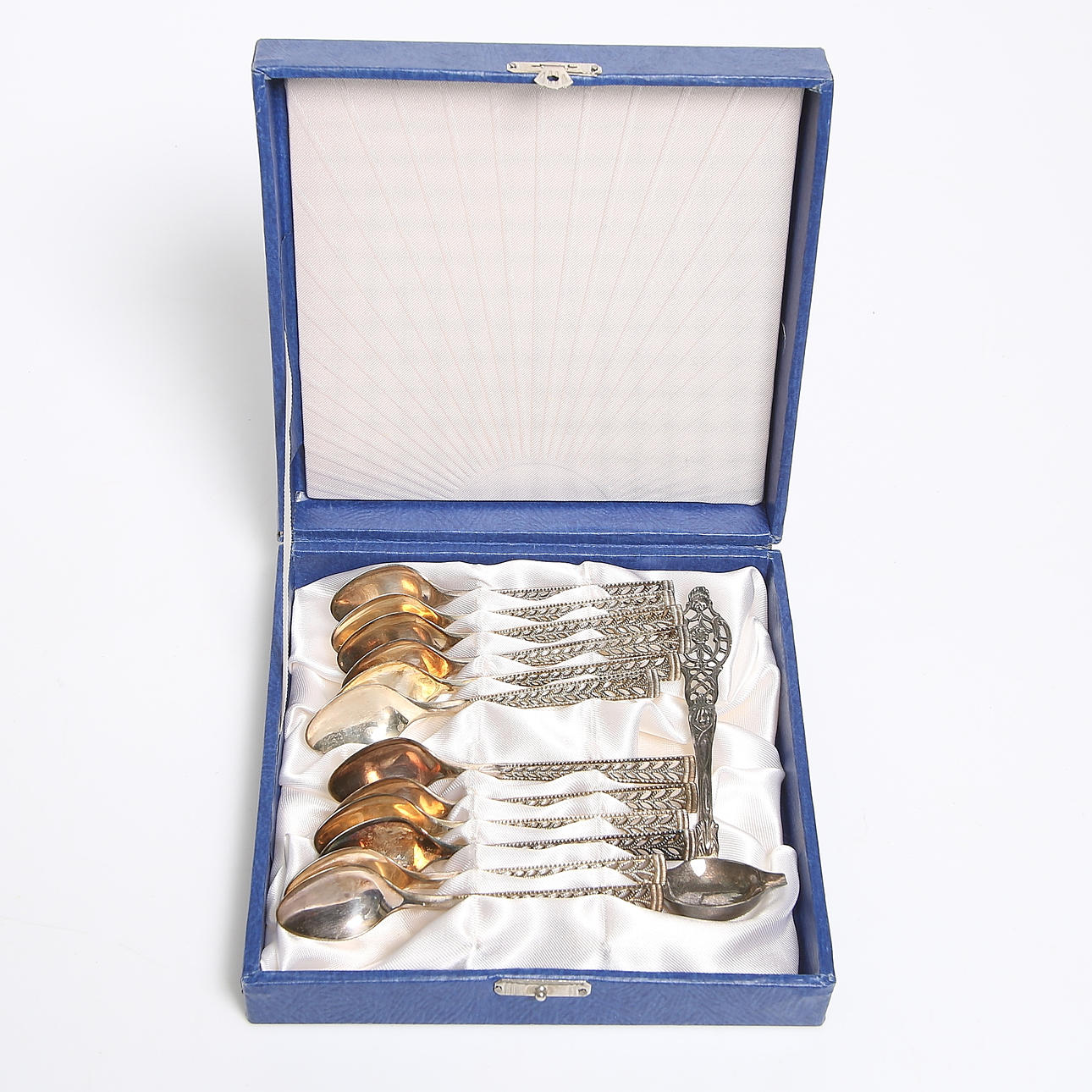 TESKEDAR samt SOCKERSKED, 13 delar, silver. 130 gram.