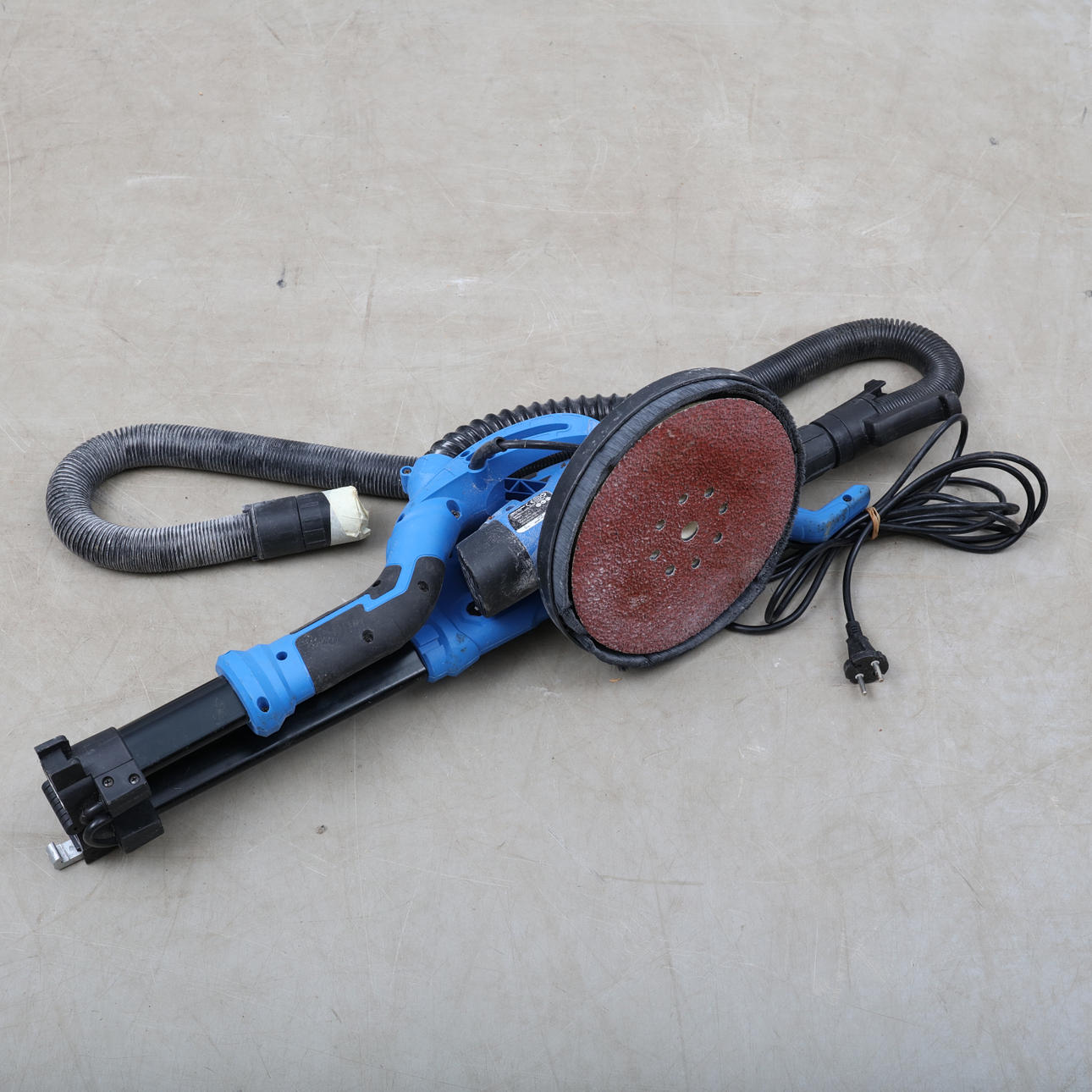 TAK och VÄGGSLIPMASKIN. 2000-tal.