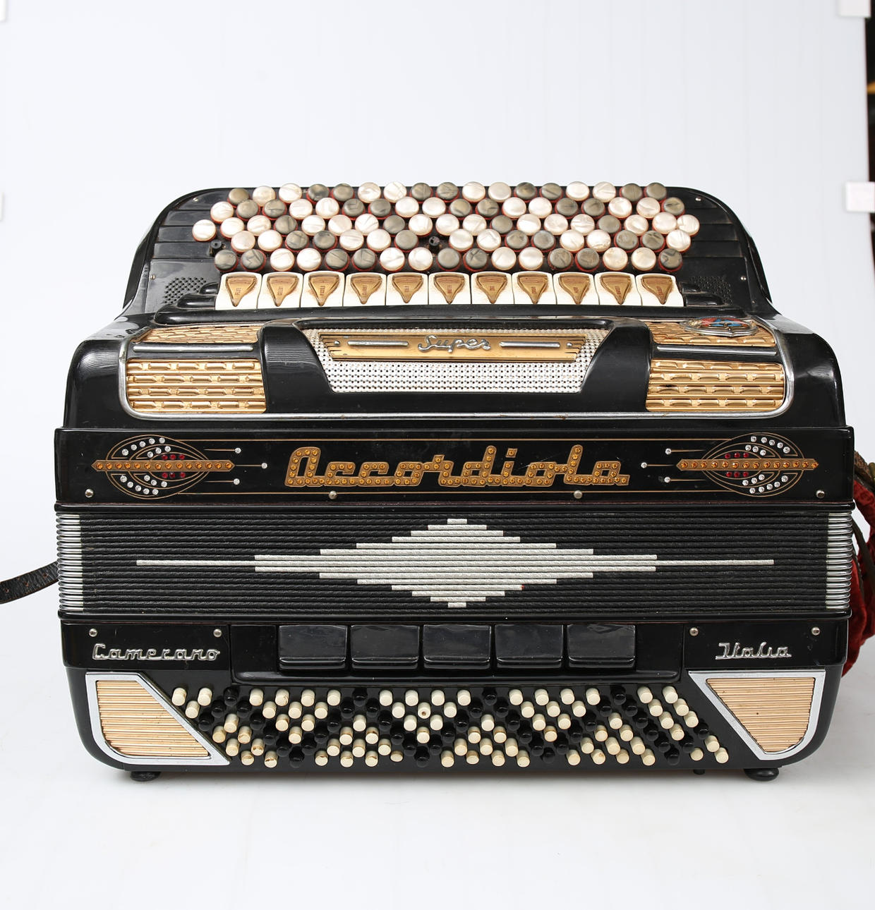 DRAGSPEL, Accordiola Camerano, Italien.