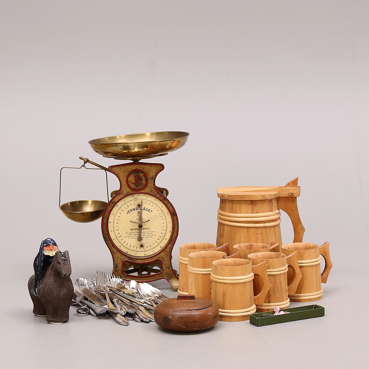 DIVERSE FÖREMÅL, bland annat , Ållebergs Ryttare, Hushållsvåg m.m.